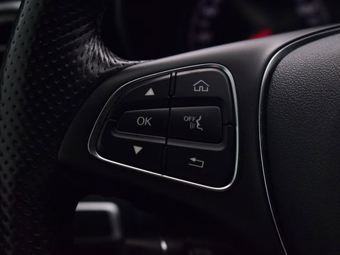 Certified 2019 Mercedes-Benz GLC 300 4MATIC Coupe image 18