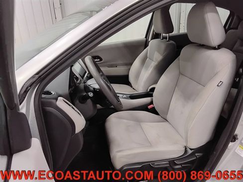 Used 2016 Honda HR-V EX image 10