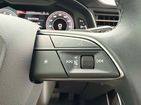 Used 2021 Audi Q8 Prestige w/ Prestige Package AWD/4WD image 27