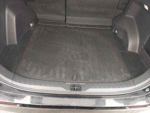 Used 2022 Toyota RAV4 SE image 32