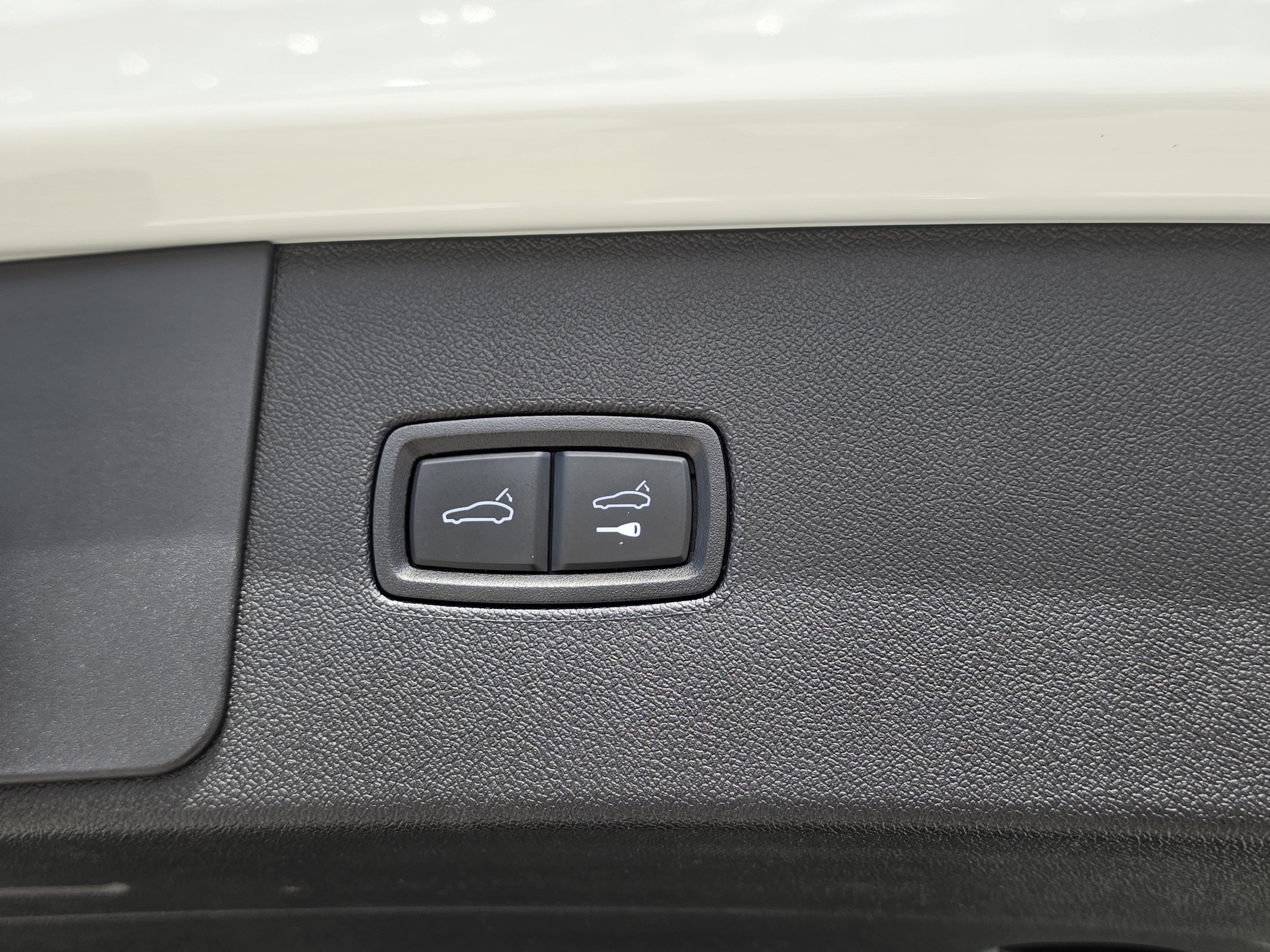 Used 2023 Porsche Cayenne AWD/4WD image 32
