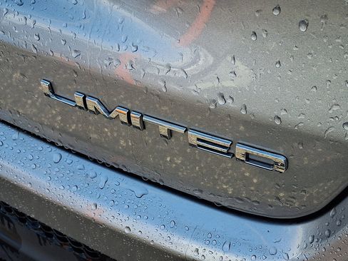 Used 2022 Jeep Compass Limited image 5