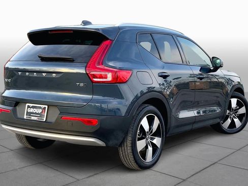 Used 2021 Volvo XC40 T5 Momentum w/ Premium Package image 12
