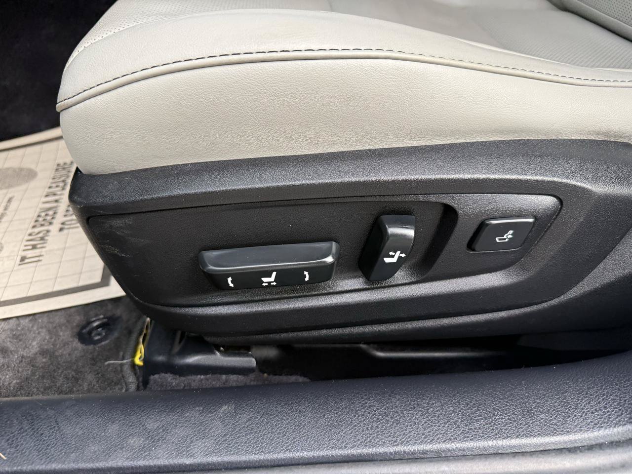Used 2014 Lexus ES 350 w/ Luxury Package FWD image 10