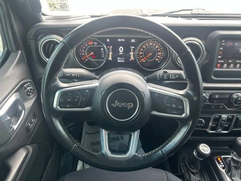 Used 2020 Jeep Wrangler Unlimited Sahara AWD/4WD image 21