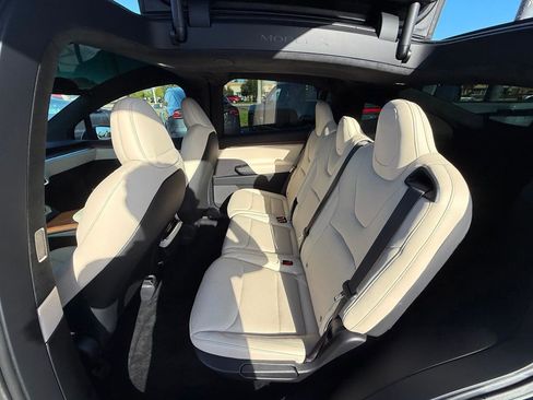 Used 2023 Tesla Model X image 24