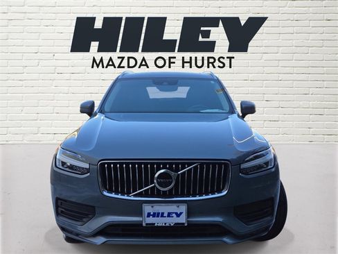 Used 2020 Volvo XC90 T6 Momentum image 2