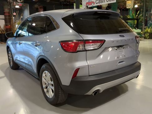 Used 2022 Ford Escape SE w/ Convenience Package image 10