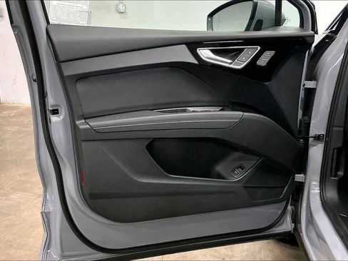 Used 2023 Audi Q4 e-tron Prestige image 25