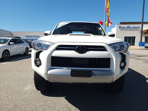 Used 2022 Toyota 4Runner TRD Off-Road AWD/4WD image 10