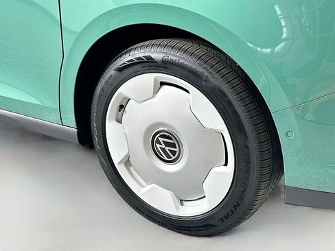 New 2025 Volkswagen ID. Buzz 1st Edition image 9