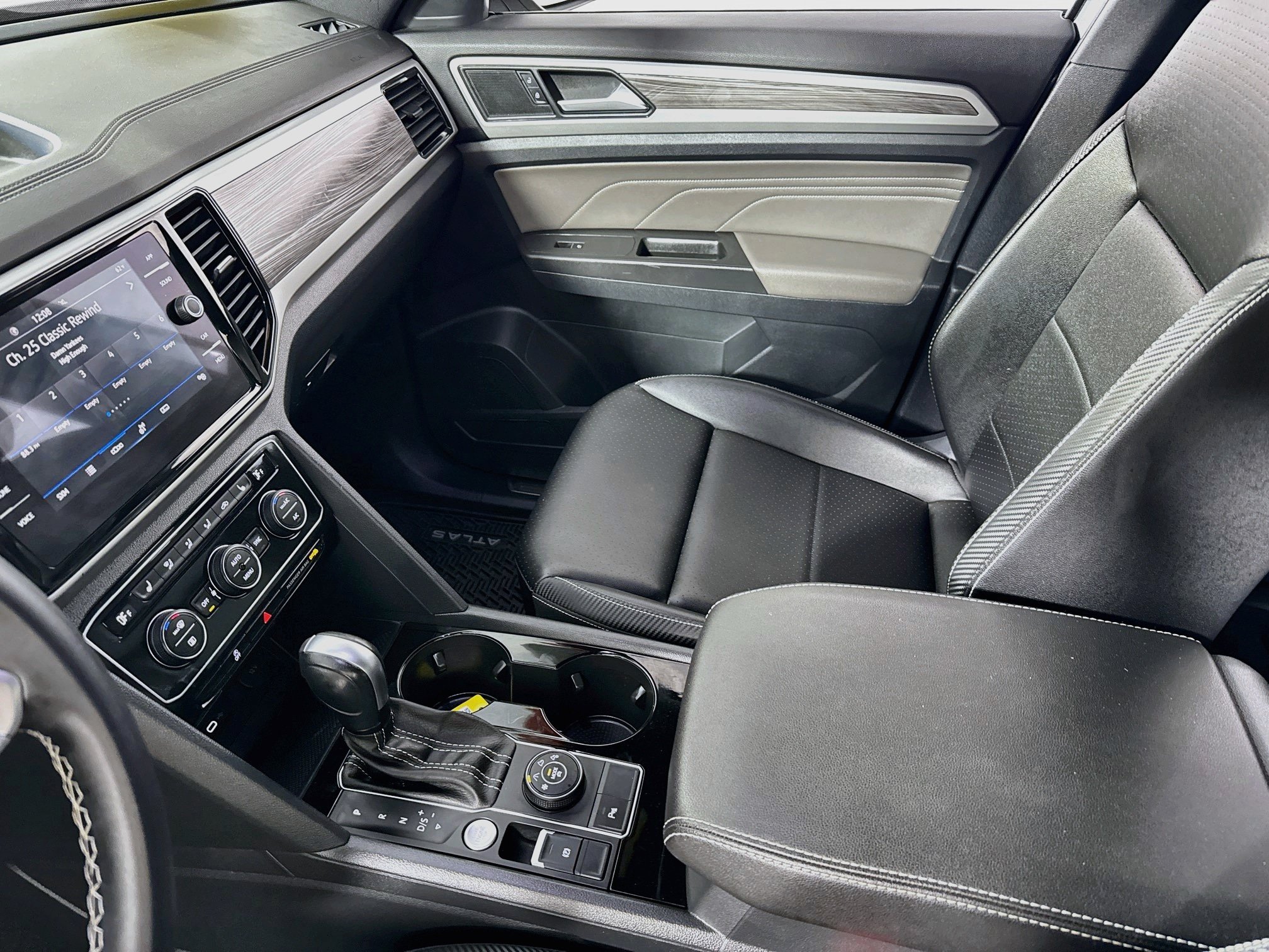 Used 2023 Volkswagen Atlas Cross Sport SE w/ Panoramic Sunroof Package AWD/4WD image 24