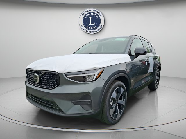 New 2026 Volvo XC40 B5 Core w/ Climate Package AWD/4WD image 1