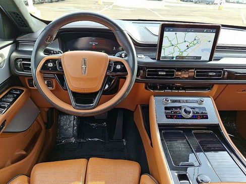 Used 2023 Lincoln Aviator Black Label w/ Dynamic Handling Package image 12