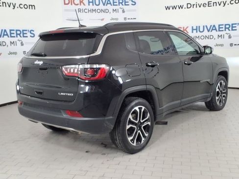 Used 2023 Jeep Compass Limited image 4
