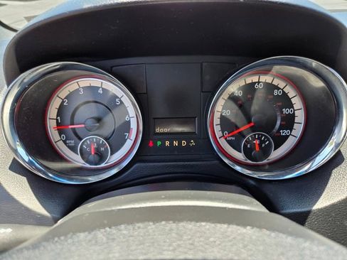 Used 2017 Dodge Grand Caravan SXT FWD image 32