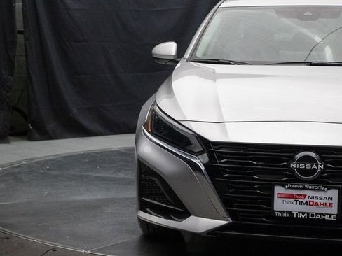 Used 2025 Nissan Altima 2.5 S image 5