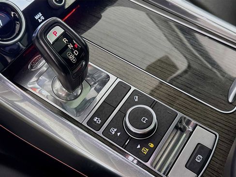 Used 2018 Land Rover Range Rover Sport HSE image 18