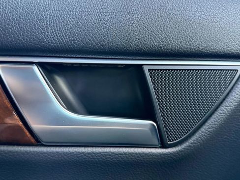 Used 2012 Mercedes-Benz C 250 Sedan image 21