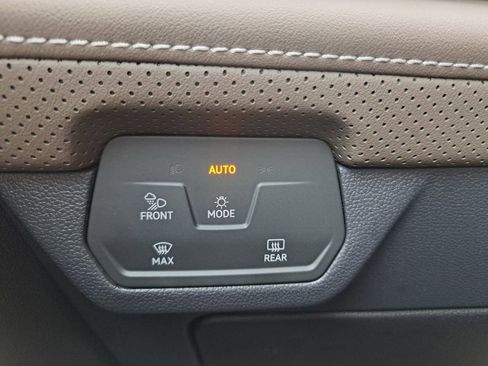 Used 2025 Volkswagen Atlas SEL image 15