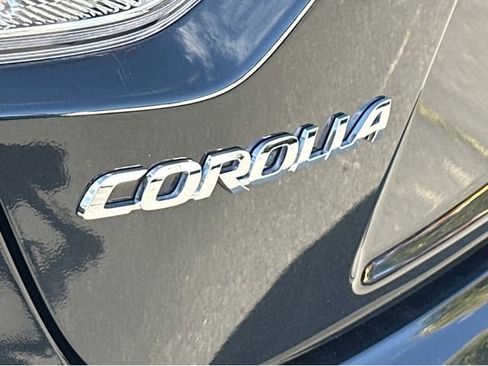 Used 2022 Toyota Corolla LE FWD image 36