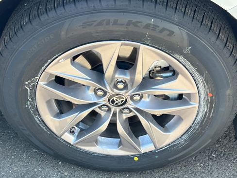 Certified 2022 Toyota Sienna XLE w/ XLE Plus Package FWD image 15