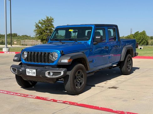 Used 2026 Jeep Gladiator Sport AWD/4WD image 3