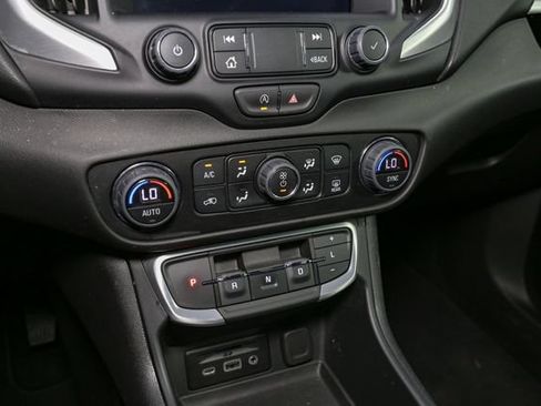 Used 2024 GMC Terrain SLT AWD/4WD image 25