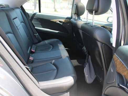 Used 2007 Mercedes-Benz E 350 4MATIC Sedan image 30