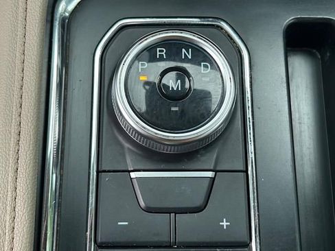Used 2022 Ford Expedition Max XLT image 32