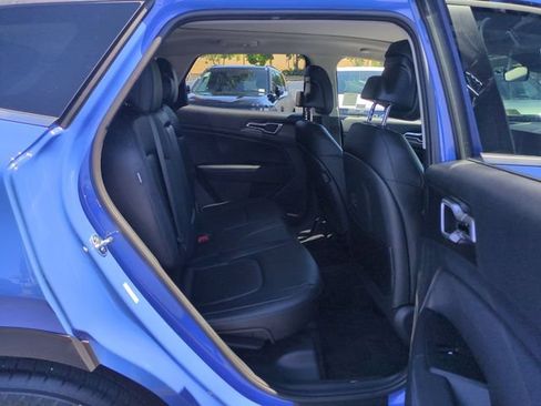 Certified 2026 Kia Sportage EX w/ EX Panorama Roof Package FWD image 29