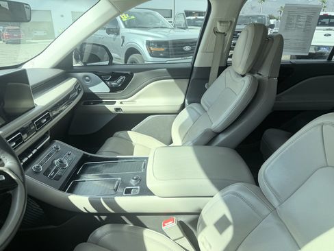 Used 2021 Lincoln Aviator Grand Touring w/ Equipment Group 301A AWD/4WD image 3