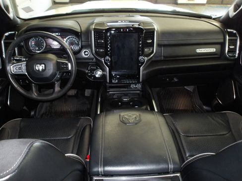 Used 2024 RAM 1500 Laramie AWD/4WD image 12