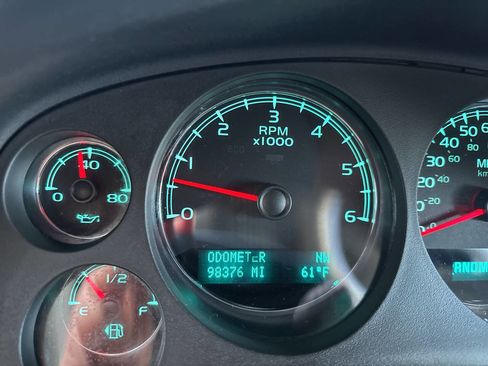 Used 2011 Chevrolet Avalanche LTZ image 33