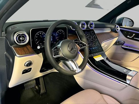 New 2026 Mercedes-Benz GLC 300 4MATIC image 9