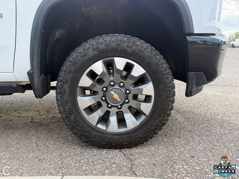 Used 2022 Chevrolet Silverado 2500 Custom AWD/4WD image 6