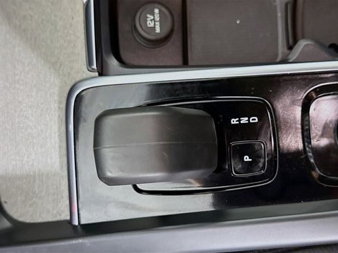 Used 2025 Volvo XC60 B5 Plus image 20