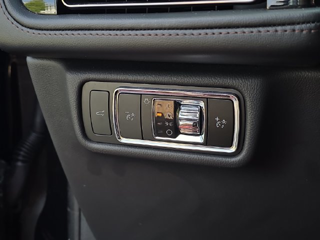 Used 2024 Lincoln Aviator AWD w/ Premium Package image 11