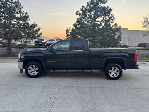 Used 2017 GMC Sierra 1500 SLE AWD/4WD image 3