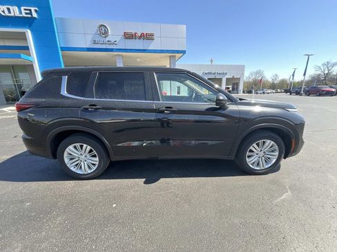 Used 2023 Mitsubishi Outlander ES image 8