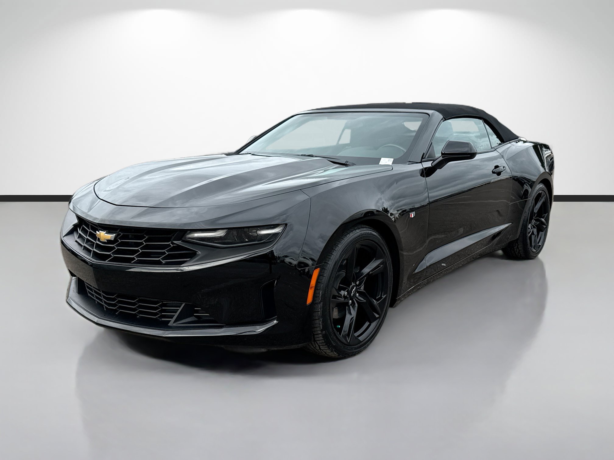 Used 2021 Chevrolet Camaro LT w/ Technology Package RWD image 7