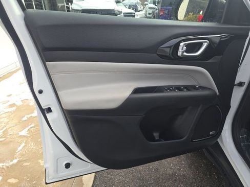 New 2026 Jeep Compass Limited image 10