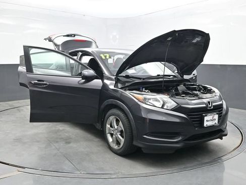 Used 2017 Honda HR-V LX image 44