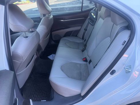Used 2022 Toyota Camry SE FWD image 12