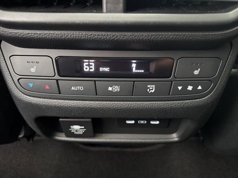 Used 2025 Honda Pilot Elite image 57