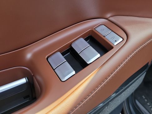 Used 2025 Lincoln Navigator L Reserve AWD/4WD image 17