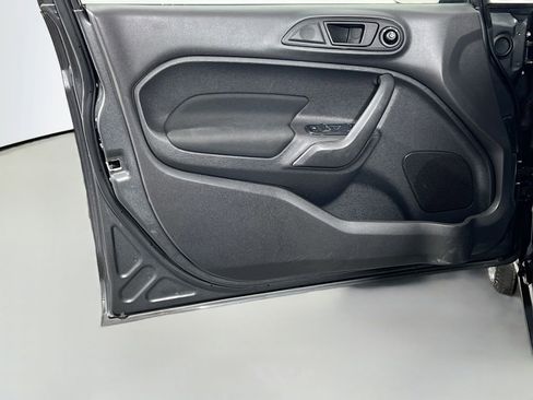 Used 2017 Ford Fiesta SE image 16