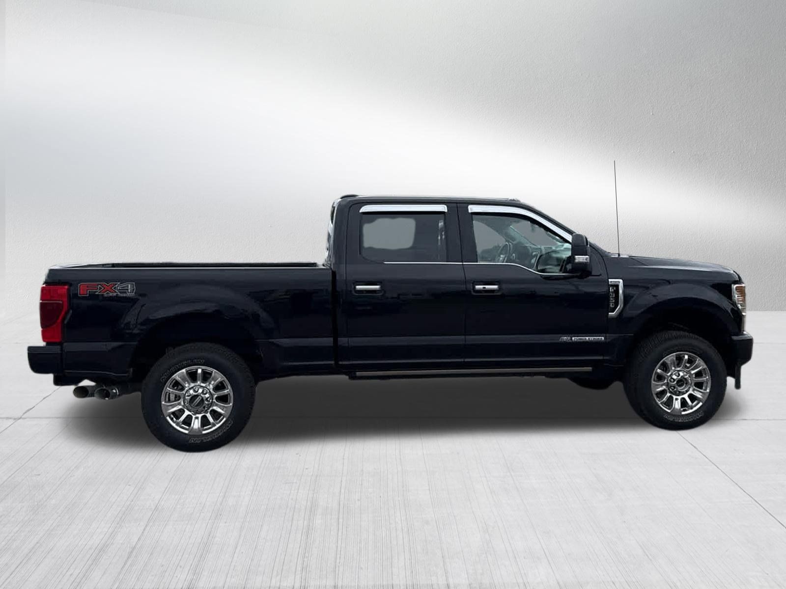 Used 2022 Ford F350 Limited w/ FX4 Off-Road Package AWD/4WD image 8