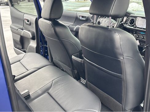 Used 2023 Toyota Tacoma TRD Off-Road image 36