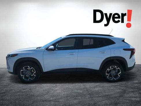 Certified 2025 Chevrolet Trax LT w/ LT Convenience Package image 7